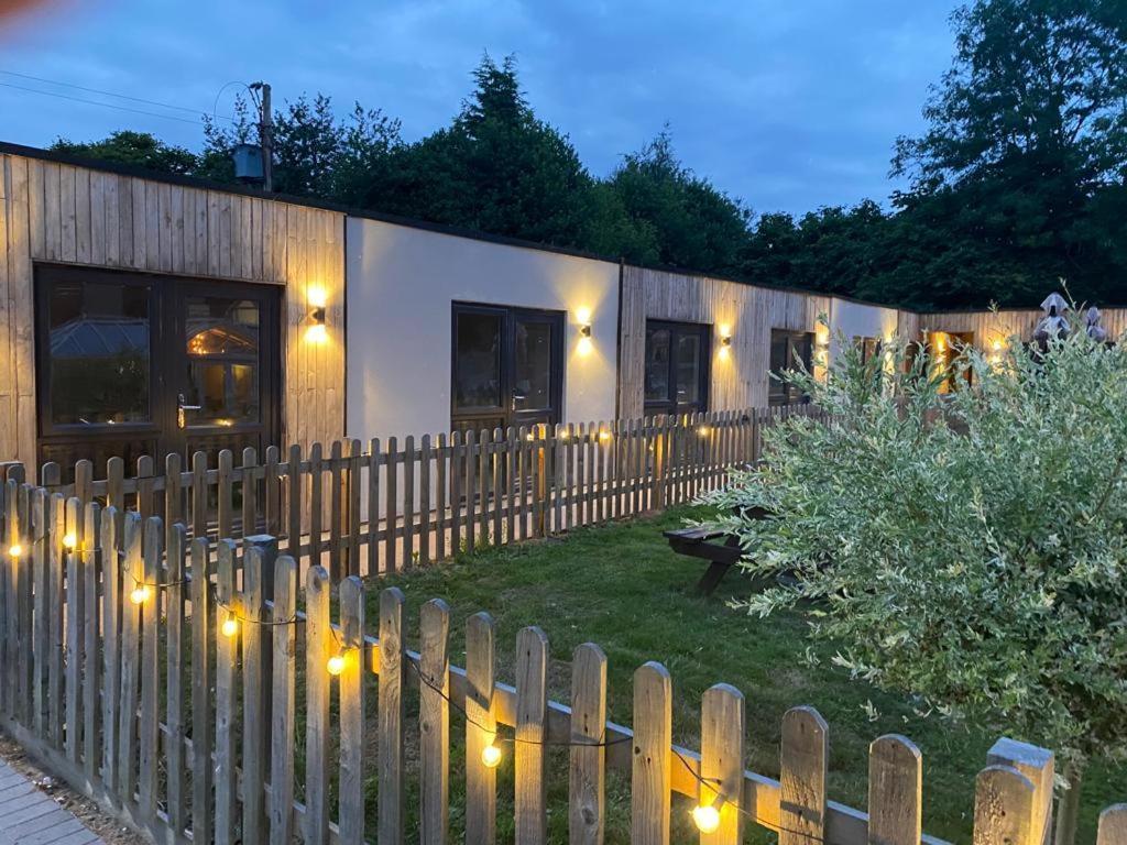 Shenstone Lodge Kidderminster Extérieur photo