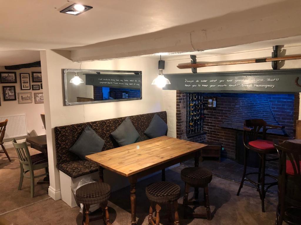 Shenstone Lodge Kidderminster Extérieur photo